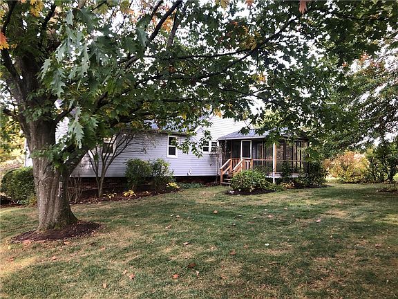 4th image of 1033 Quincy Dr