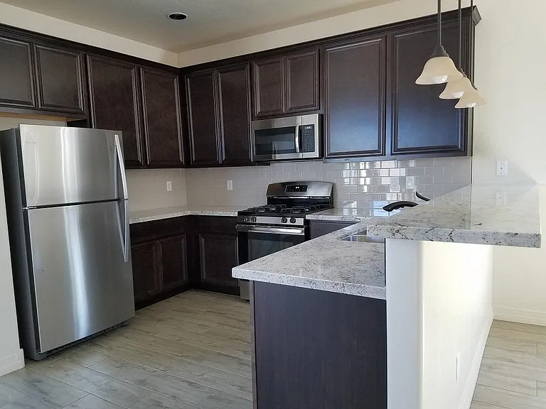 2595 W Pollo Cir — Photo 2