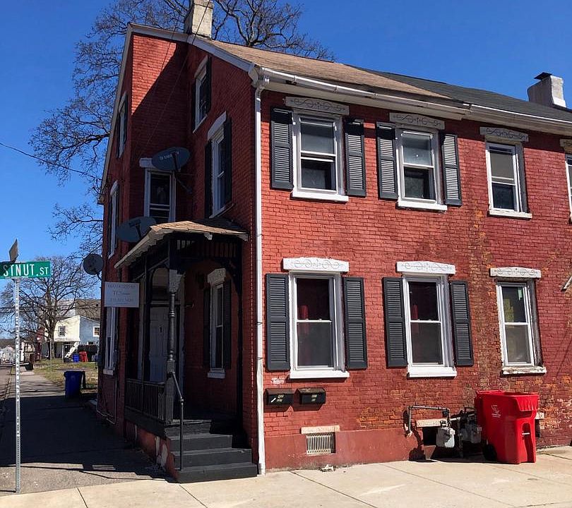 1st image of 401 Chestnut St