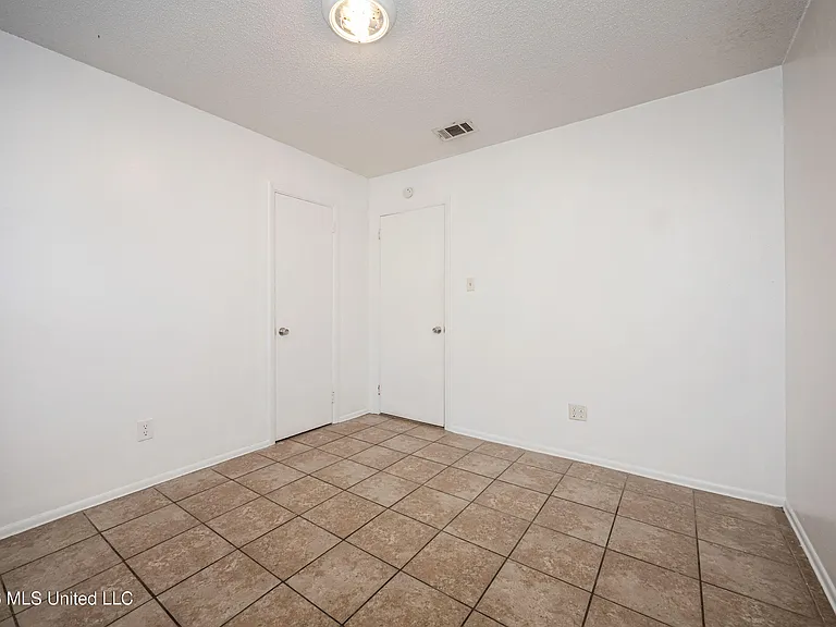 5612 Rose Dr — Photo 21