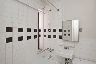 Rented by R New York