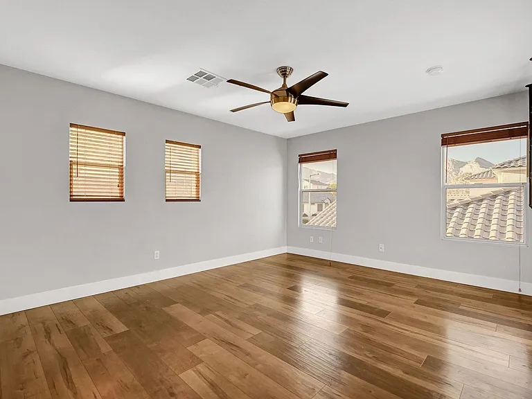 812 Sistine St — Photo 20
