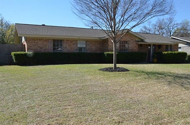 1st image of 3230 Golfing Green Dr