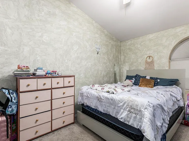 500 N Roosevelt Ave #115-1 — Photo 16