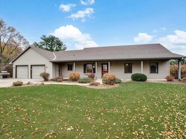 34583 Hupp St NE, Cambridge, MN 55008