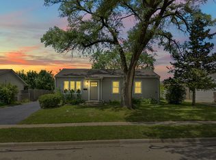 118 E Streamwood Blvd, Streamwood, IL 60107