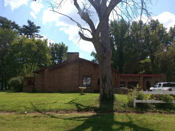 208 W Patton St, Valier, IL 62891