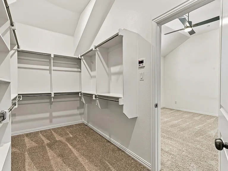 537 Parkside Dr — Photo 23