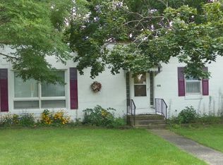 303 S College St, North English, IA 52316
