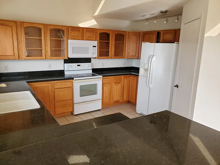 3452 Sierra Dr — Photo 7
