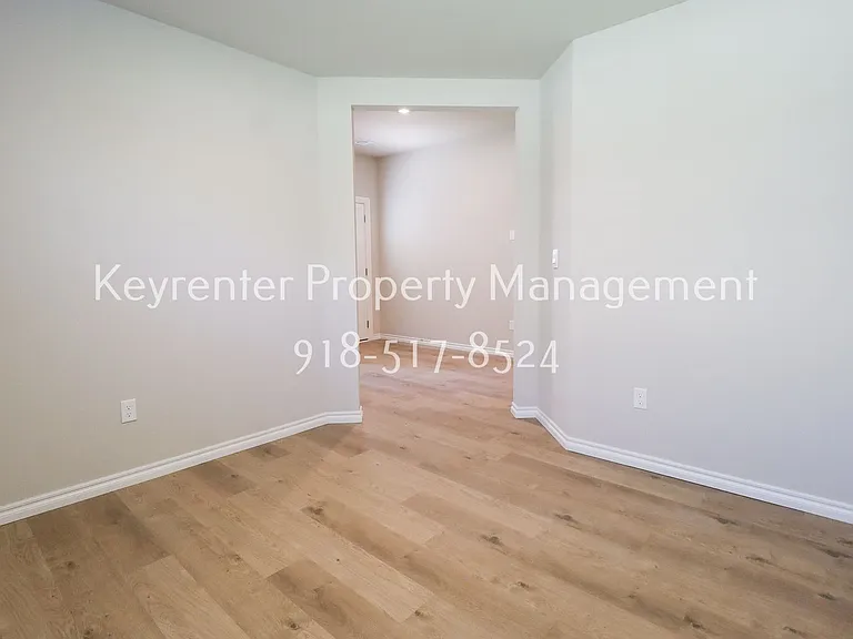 15610 S 75th East Ave — Photo 16