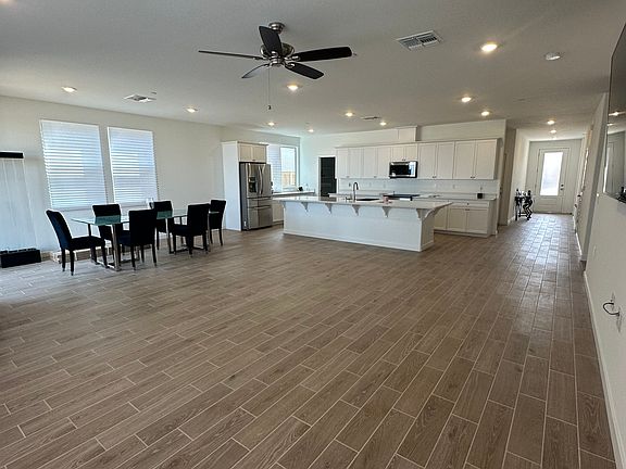 5th image of 8908 Country Crest Dr