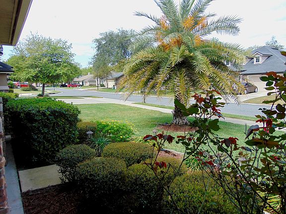4th image of 639 Chestwood Chase Dr