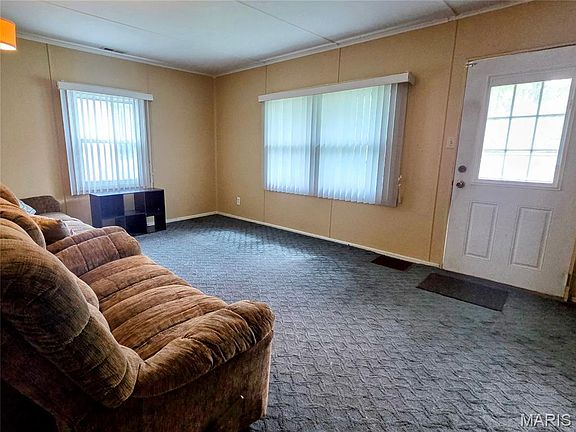 3rd image of 1401 Maiden Ln