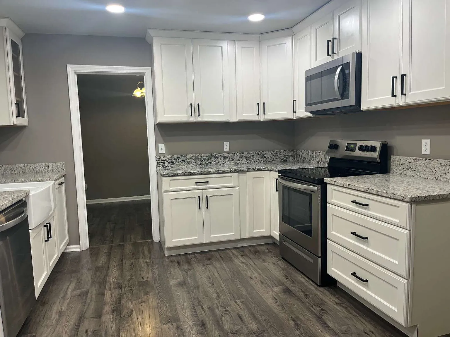 4 bed, 2.0 bath, 2089 sqft, $1,999 — Photo 3