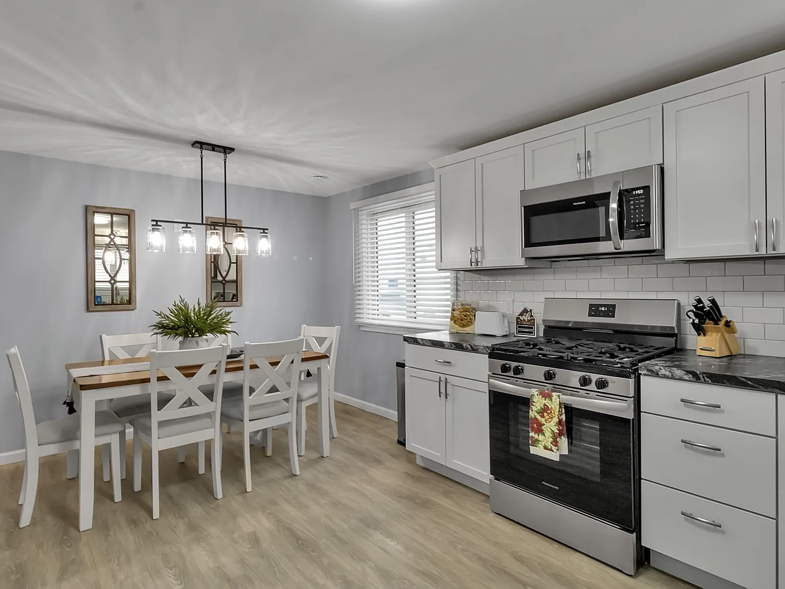 3 bed, 1200 sqft, $3,000 — Photo 3