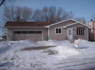 13920 Meadow Ridge Rd, Omaha, NE 68138