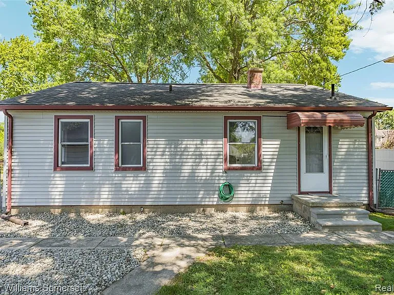 99 Tacoma Dr — Photo 33