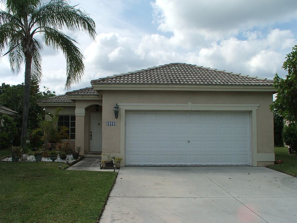 1st image of 1331 SW 44th Ter