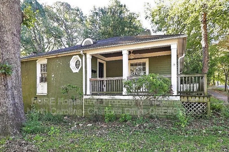 2 bed, 1.0 bath, 1225 sqft, $1,850 — Photo 2