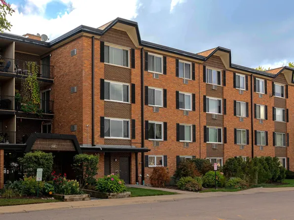 1127 S Old Wilke Rd APT 403, Arlington Heights, IL 60005