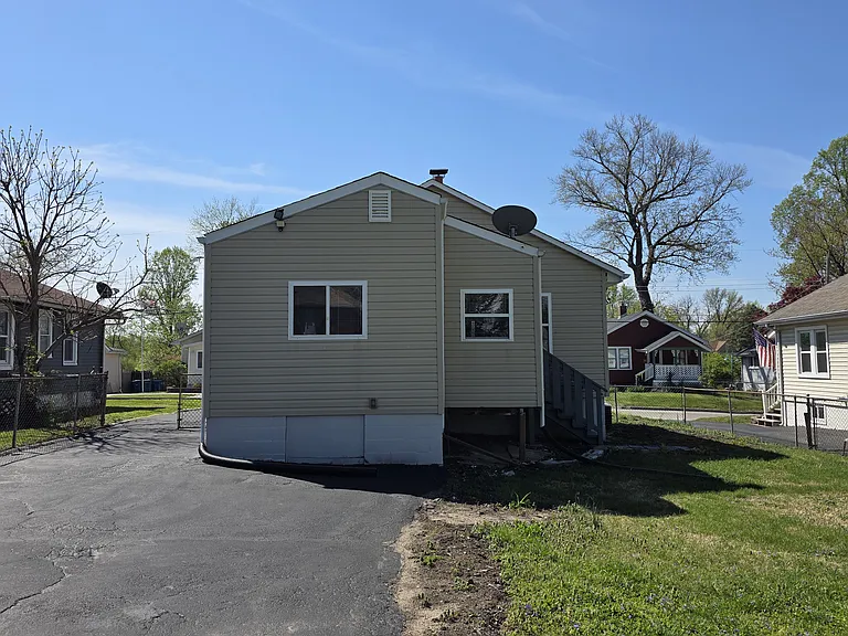 9413 Edmund Dr — Photo 13