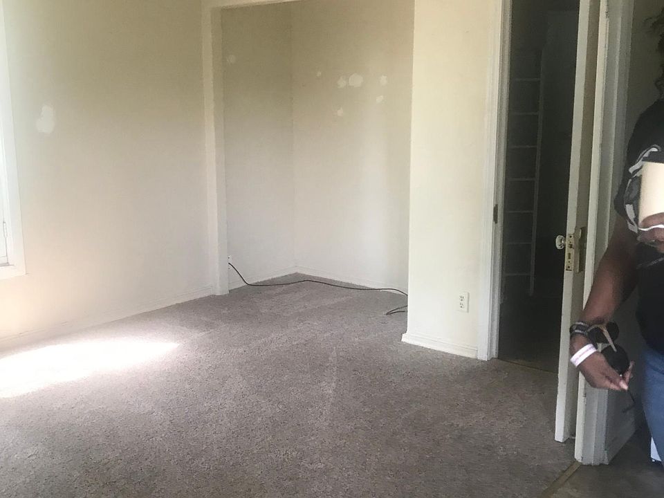 2nd image of 2646 N Maroa Ave #A