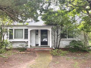226 Locust Ave, Freeport, NY 11520