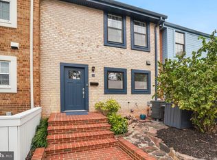 2134 Golf Course Dr, Reston, VA 20191