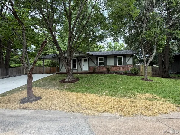 1 Madison Ct, Villa Ridge, MO 63089