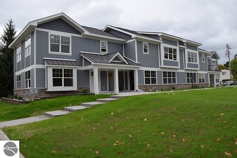 1st image of 315 S Elmwood St #204