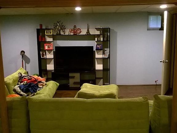 5th image of 47 Holly Ln