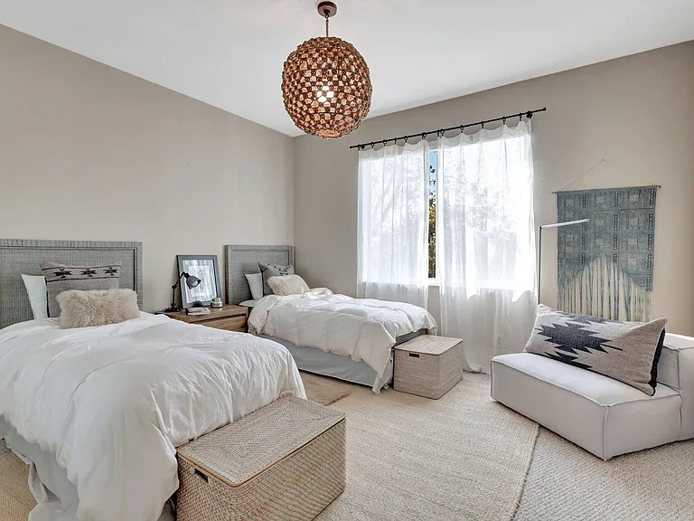 11615 Paradise Cove Ln — Photo 37
