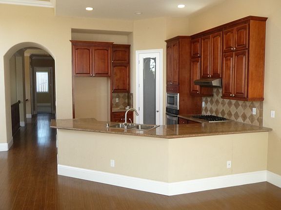 3rd image of 3651 Amethyst Dr