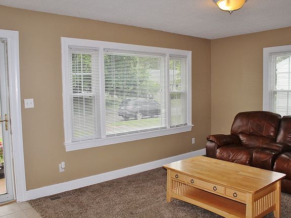 3rd image of 223 Tremont Dr