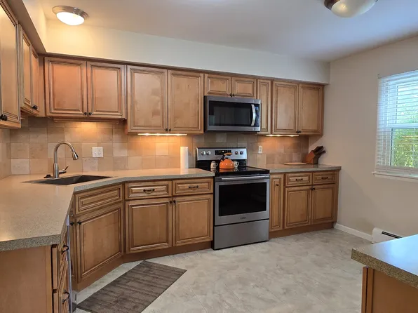 819 Elm St, Manistee, MI 49660