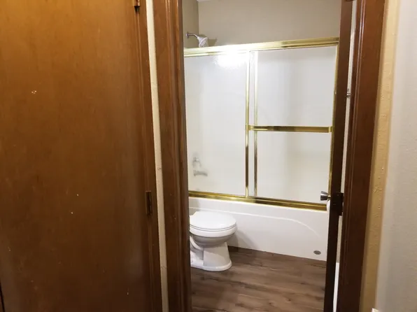 401 W Short St APT 3, Solon, IA 52333