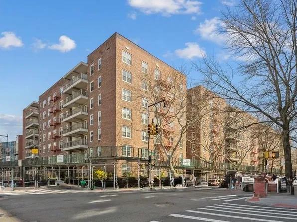 142-05 Roosevelt Avenue 517 image 1 of 5