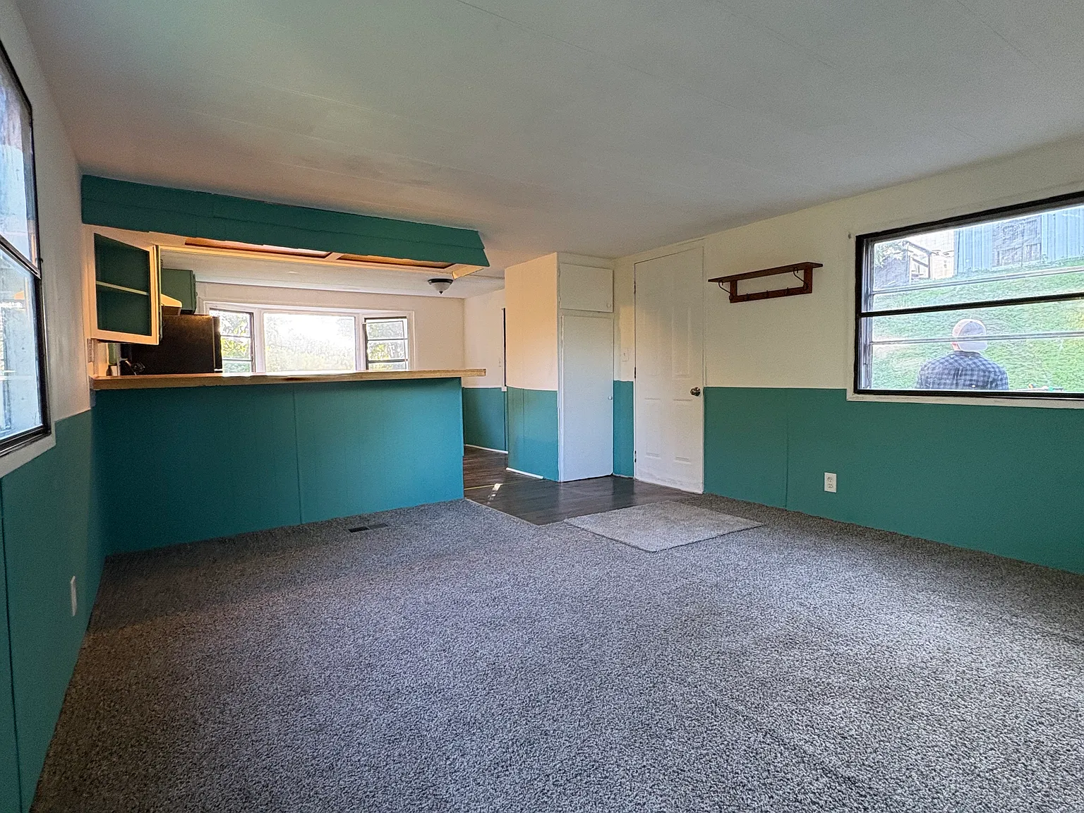 3 bed, 1.5 bath, 868 sqft, $1,000 — Photo 4