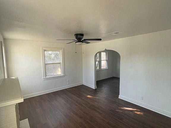 3rd image of 2109 NE 17th St