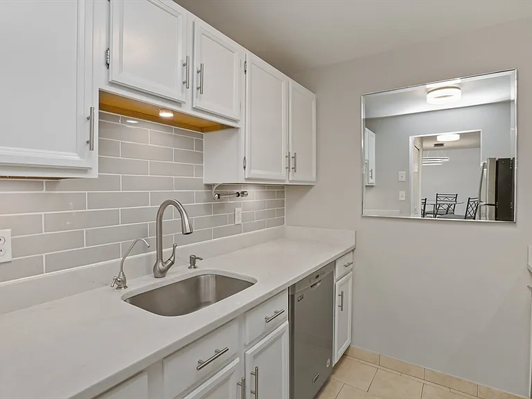 20 Central St #306 — Photo 19
