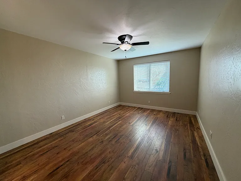 815 Parkway Dr — Photo 10