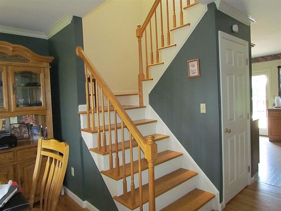 4th image of 57 Moonlawn Rd