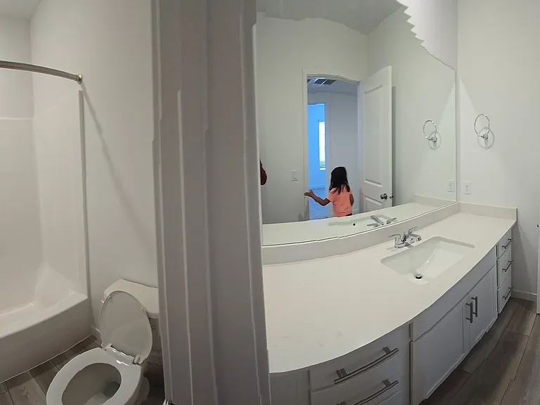 684 W Empress St — Photo 11