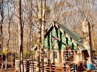 49 Wood St, Lake Harmony, PA 18624