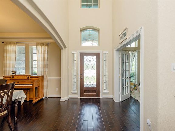 3rd image of 4810 Terrassa Ln