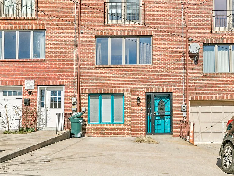 3379 Frederick St — Photo 3