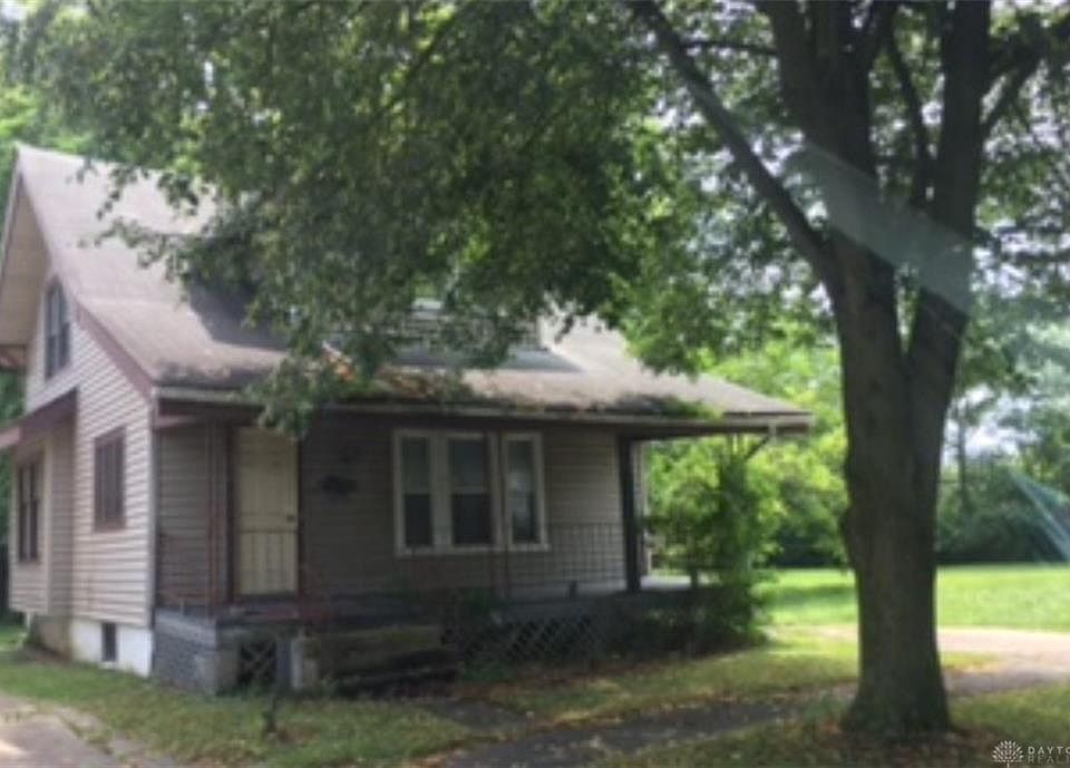 2nd image of 216 S Woodward Ave