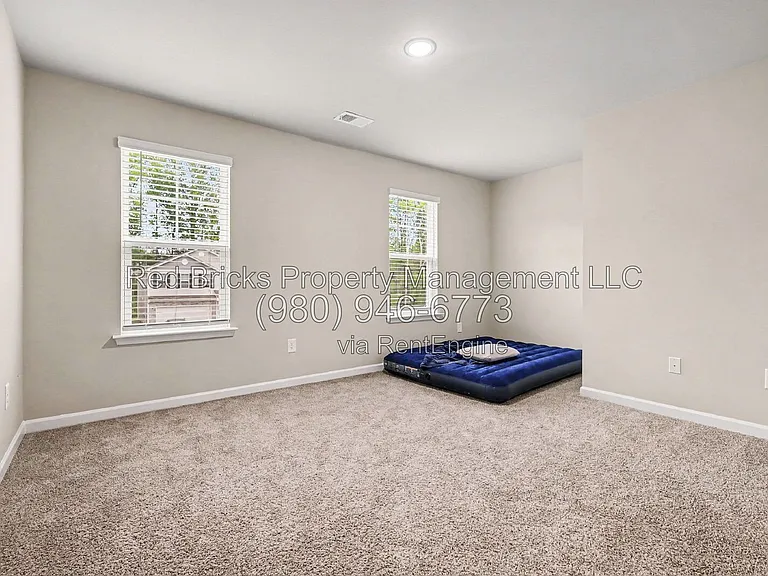 2132 Clapham Ct — Photo 15