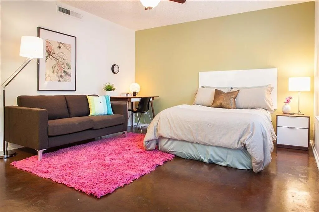 Studio, 1.0 bath, 400 sqft, $1,050 — Photo 1